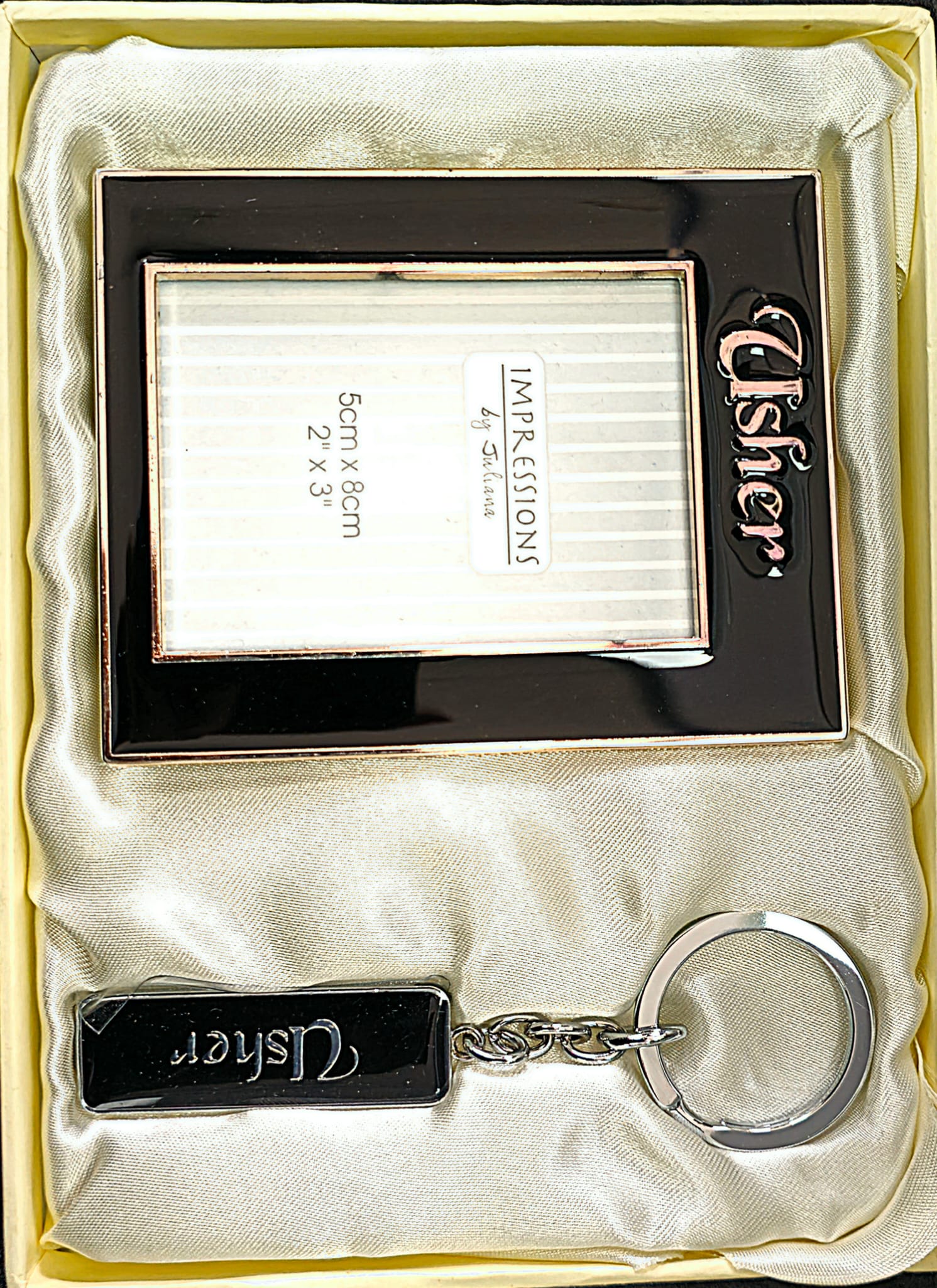 Usher 5cmx8cm Photoframe and Keychain